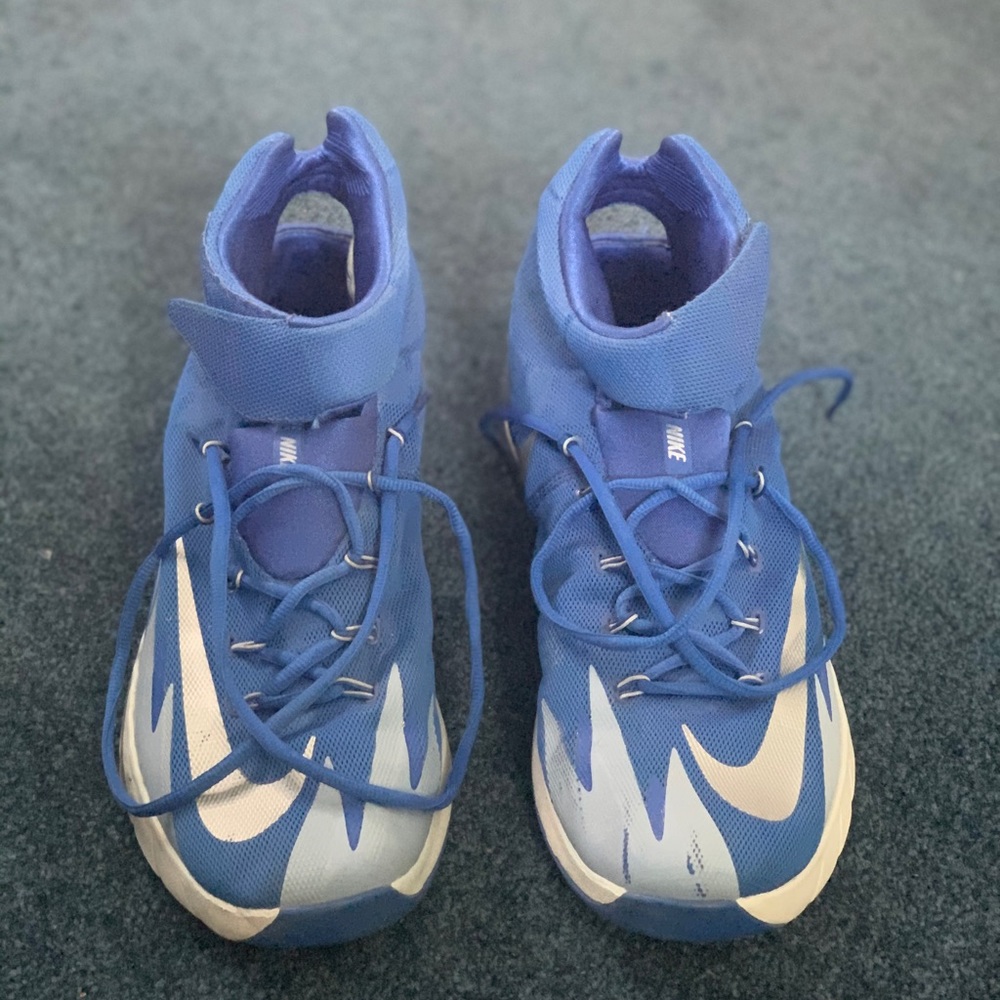 Nike basketball shoe